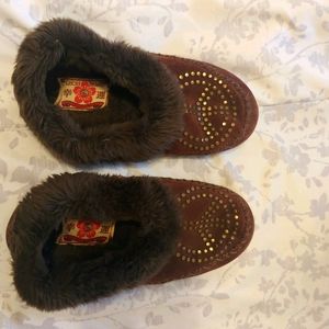 Lucky Brand Nwot Peace Sign Size 9 Moccosins